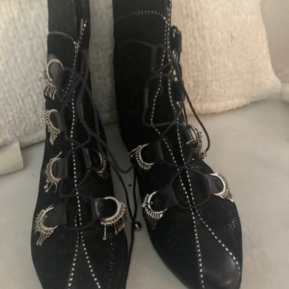 El Vaquero embellished booties